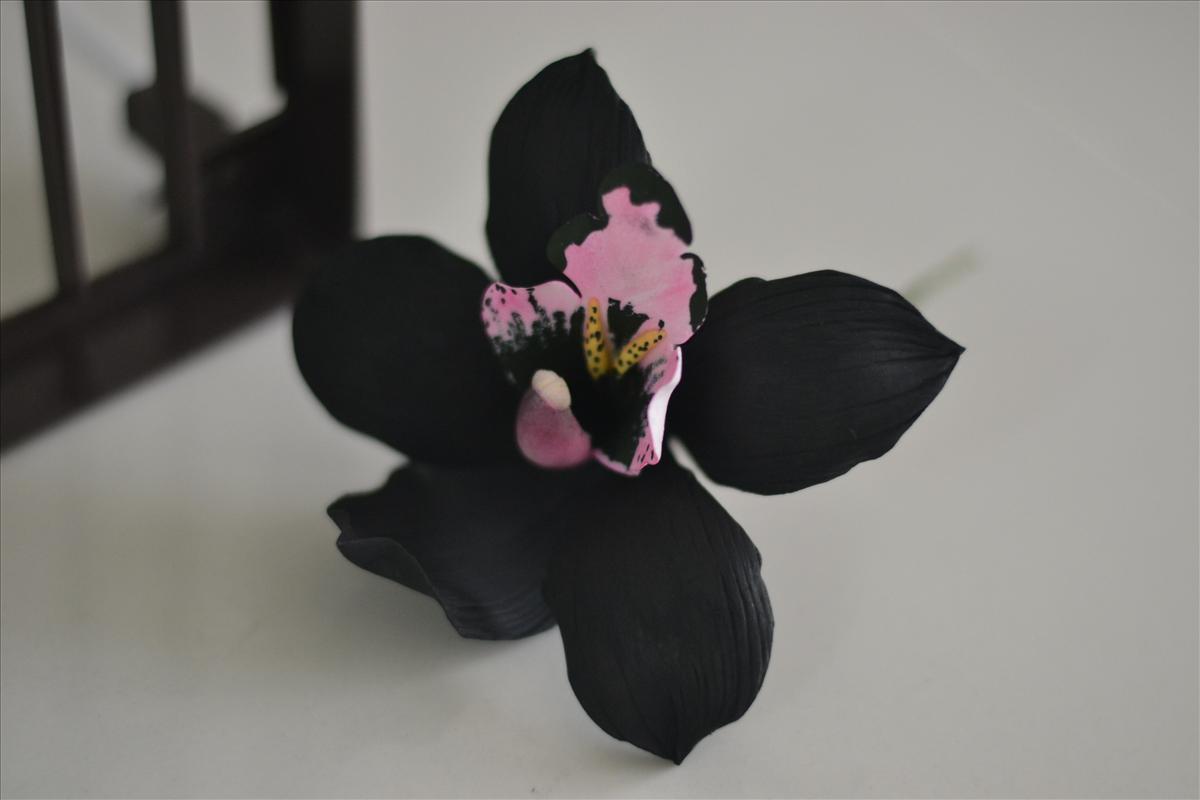 black orchid | CakeArt and Sugarcraft